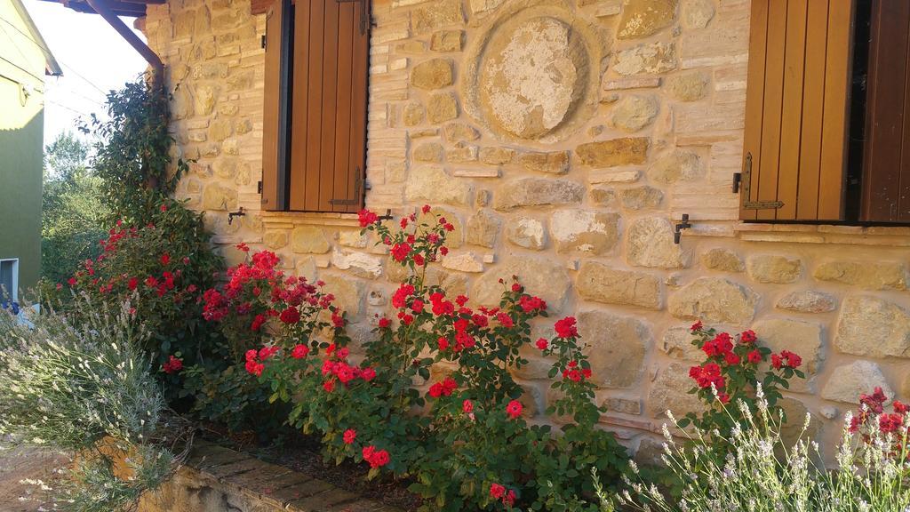Pietra Maula Agriturismo Castelraimondo Exterior photo