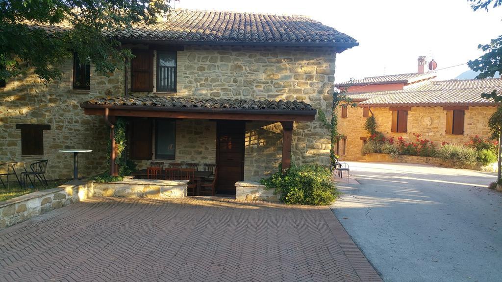 Pietra Maula Agriturismo Castelraimondo Exterior photo